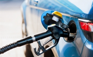 Цена на топливо снизится, Палата депутатов одобрила закон об отмене биокомпонентов