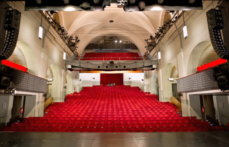 Divadlo Hybernia - Мюзиклы в Праге