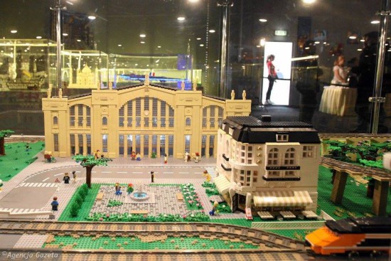 Большая выставка моделей из Лего