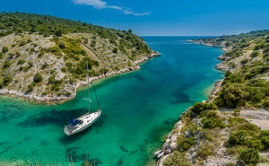 Пляжи Хорватии остаются пустыми несмотря на начало сезона; местные цены остались прежними