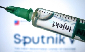 Одобрение вакцины Sputnik V Европейской комиссией может затянуться из-за нехватки документов со стороны России