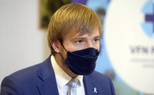 С сентября тесты на коронавирус снова будут платными, государство перестанет их оплачивать С сентября тесты на коронавирус снова будут платными, государство перестанет их оплачивать