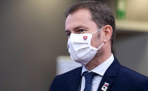 Бывший премьер-министр Словакии Игорь Матович вакцинировался «Спутником V»