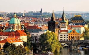Прага меняет имидж и запускает рекламную компанию для туристов, нацеленную на культуру вместо ночных развлечений