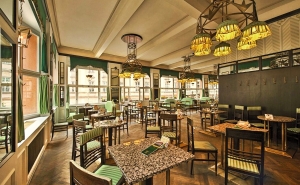 Grand Café Orient вошел в ТОП 7 самых красивых кафе в Европе, это единственное кафе в мире, выполненное в стиле кубизм