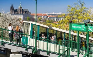 Петршинская канатная дорога признана самой большой туристической достопримечательностью Праги