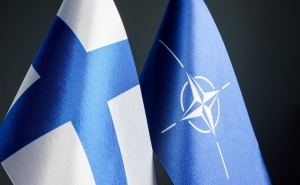 Финляндия официально стала членом НАТО, меньше чем за год после подачи заявления