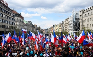 На Вацлавской площади снова прошёл митинг за отставку правительства, люди ночевали у правительственных зданий
