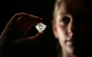 12-ый пакет санкций: Европа запретит закупку российских алмазов