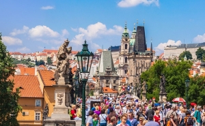 Население Чехии увеличилось за счет миграции на 54 700 до 10,8 миллиона человек