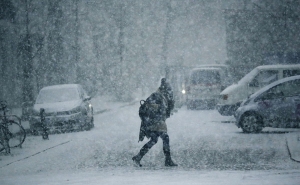 В Чехию вернется зимняя погода, обещают снежные бури, снег и гололед