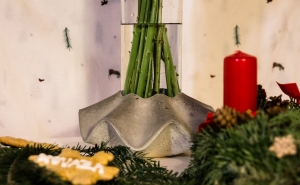 Оригинальные подарки – ваза с цветочной подпиской