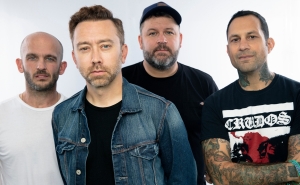 Рок-группа Rise Against в Праге 2022